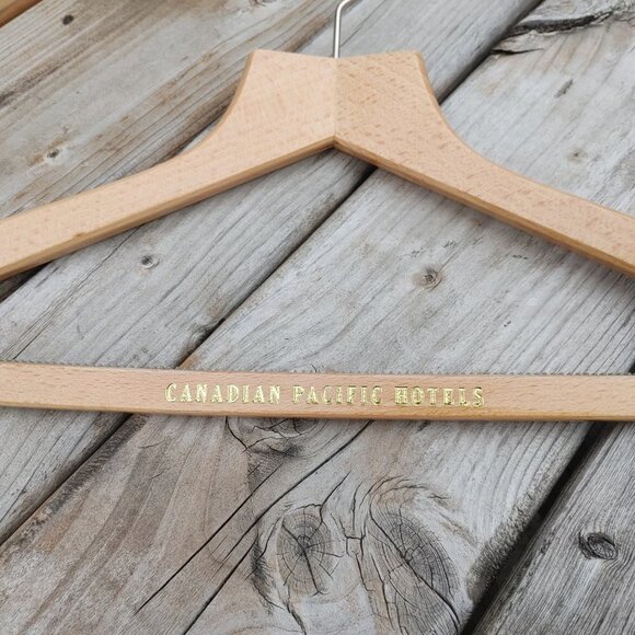 Canadian Pacific Hotels Vintage Wooden Wishbone Brown Wooden Clothes Hanger - Picture 4 of 5